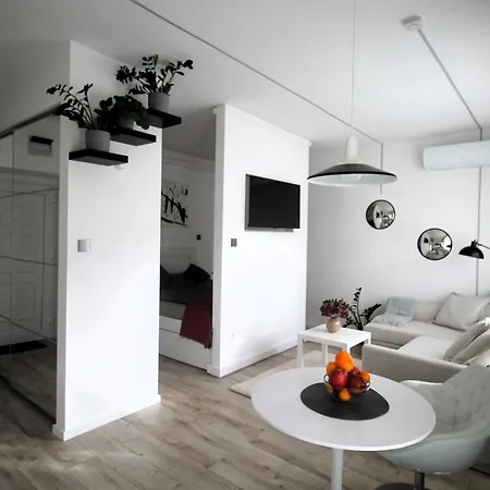 Modern Studio A Belvaros Koezepen Parkoloval- Kata Studioapartman Gyor Exterior photo