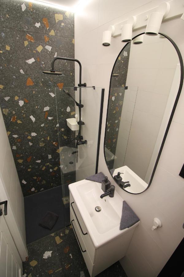 Appartement Modern A Belvaros Koezepen Parkoloval- Kata Studioapartman Győr