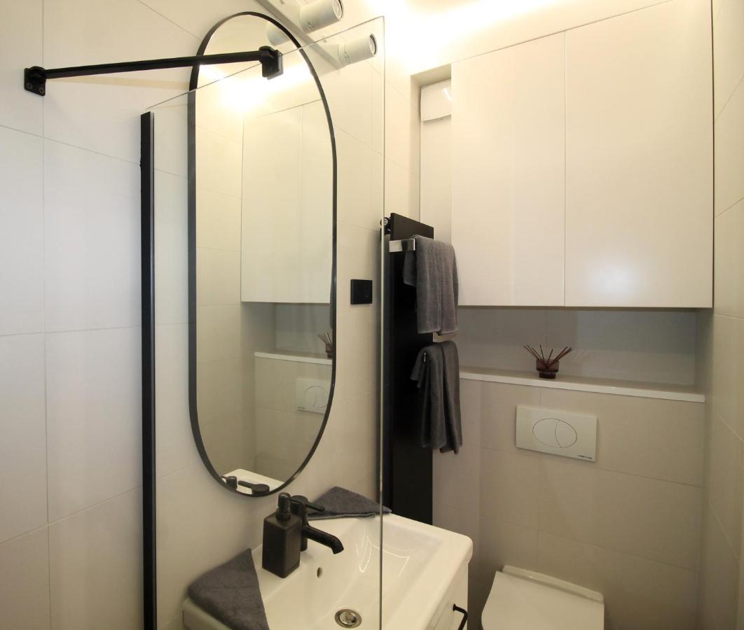 Modern A Belvaros Koezepen Parkoloval- Kata Studioapartman Appartement