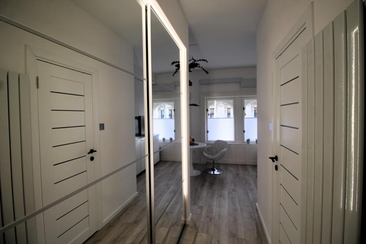 Appartement Modern A Belvaros Koezepen Parkoloval- Kata Studioapartman Győr