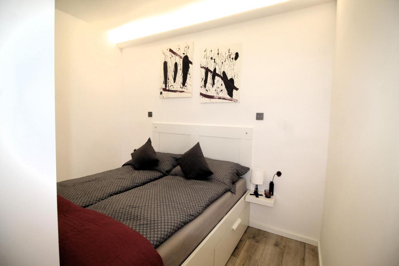 Modern A Belvaros Koezepen Parkoloval- Kata Studioapartman Appartement Győr