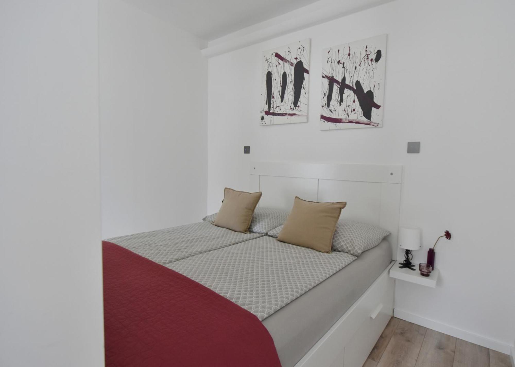Appartement Modern A Belvaros Koezepen Parkoloval- Kata Studioapartman Győr